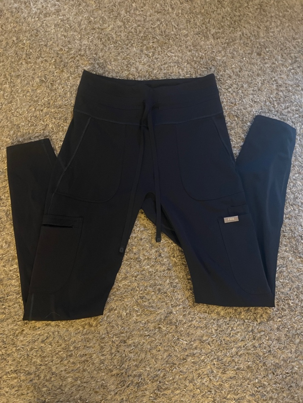 FIGS black scrub leggings